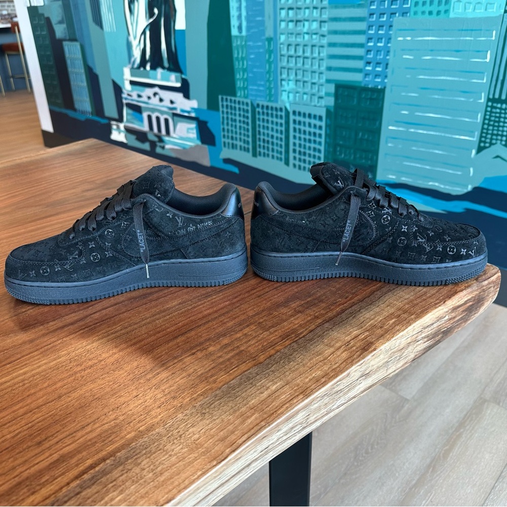 Louis Vuitton x Nike Air Force 1 Black 8.5 - Picture 3 of 16